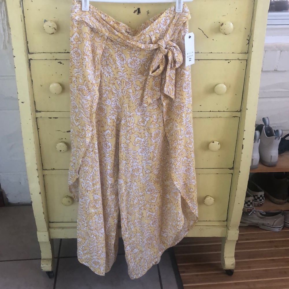 NWT Billabong Capri skies pant